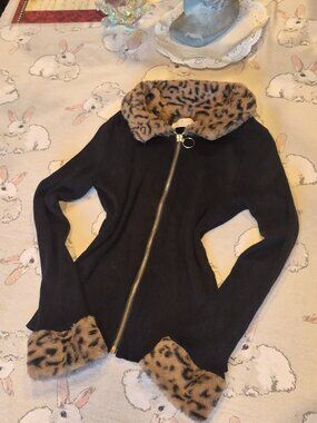 Lizette Collection Small Zip Up Sweater